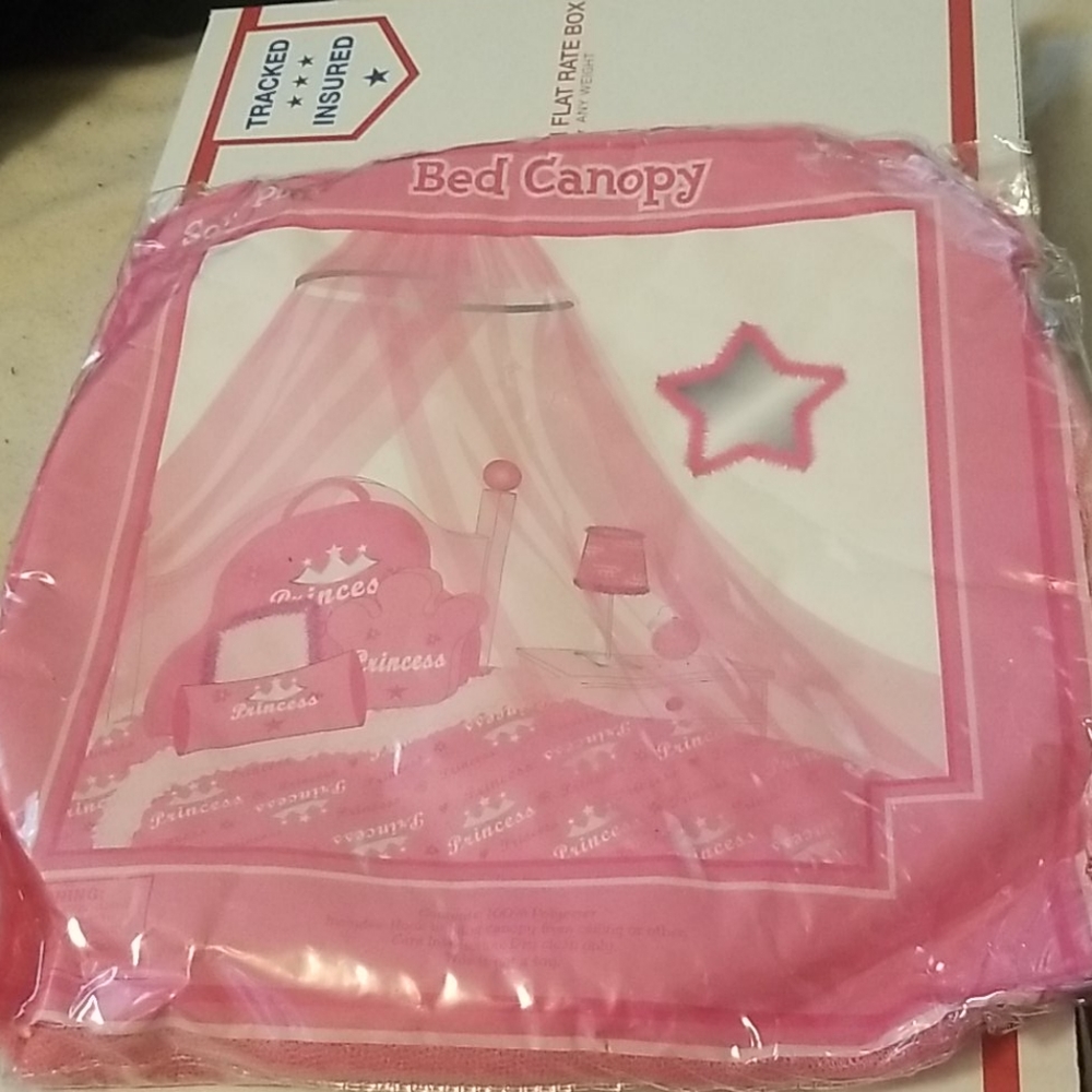 Pink Bed canopy Great for a girl's room
